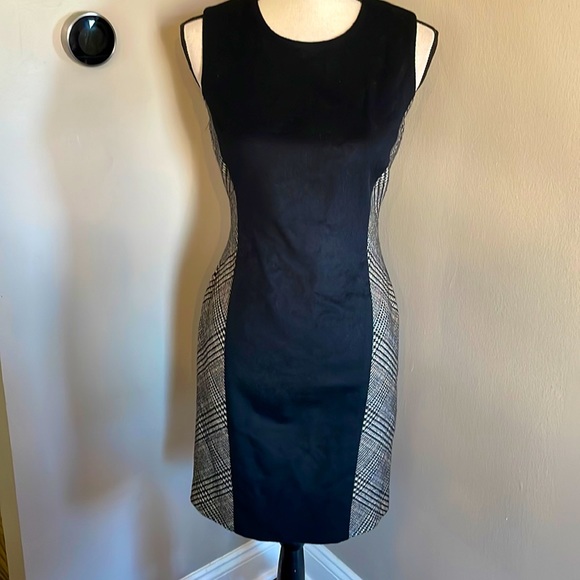 J. McLaughlin wool dress perfect - Picture 2 of 8